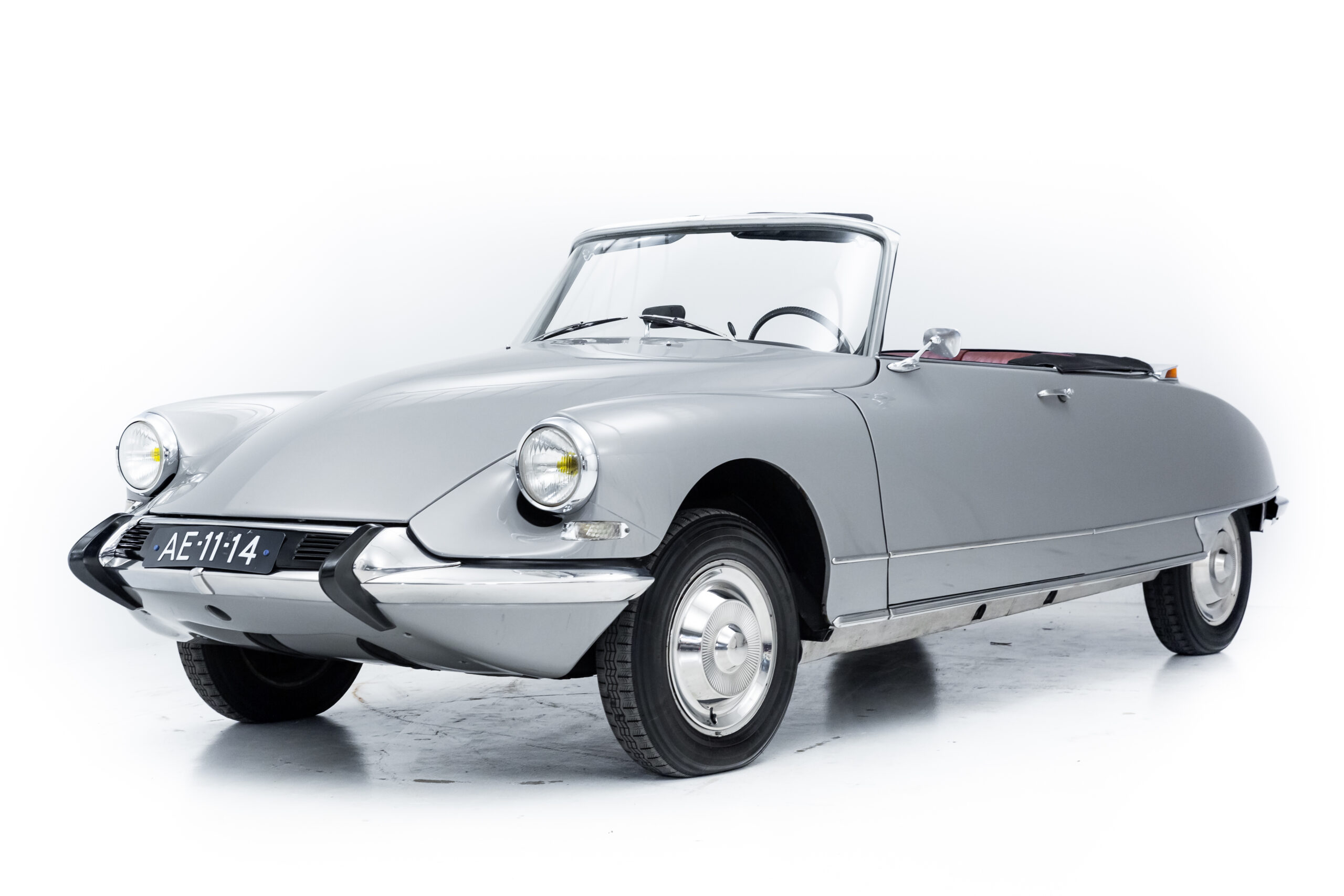 Read more about the article 1963 Citroën DS19 ‘Usine’ Cabriolet