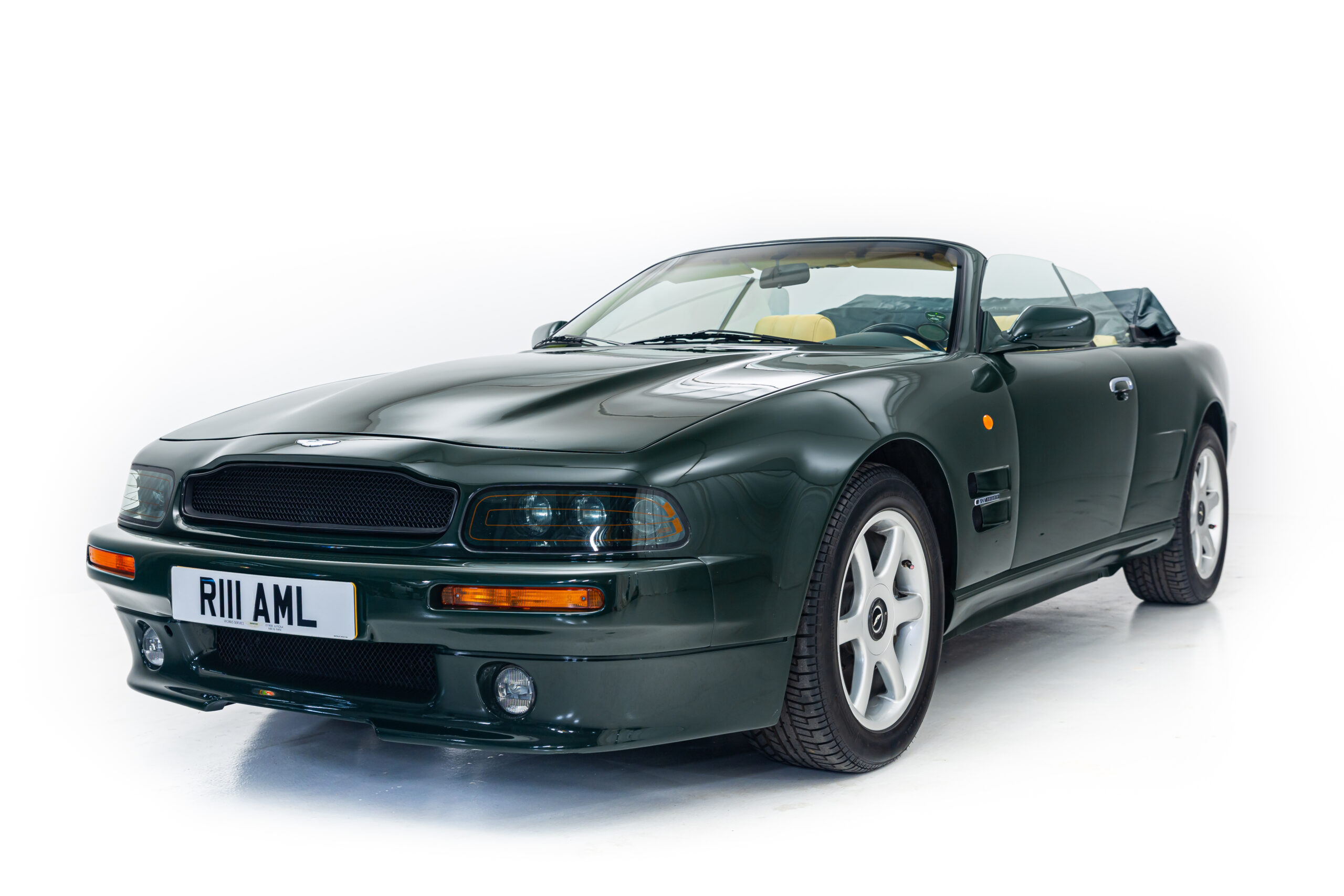 Read more about the article 1999 Aston Martin V8 Volante