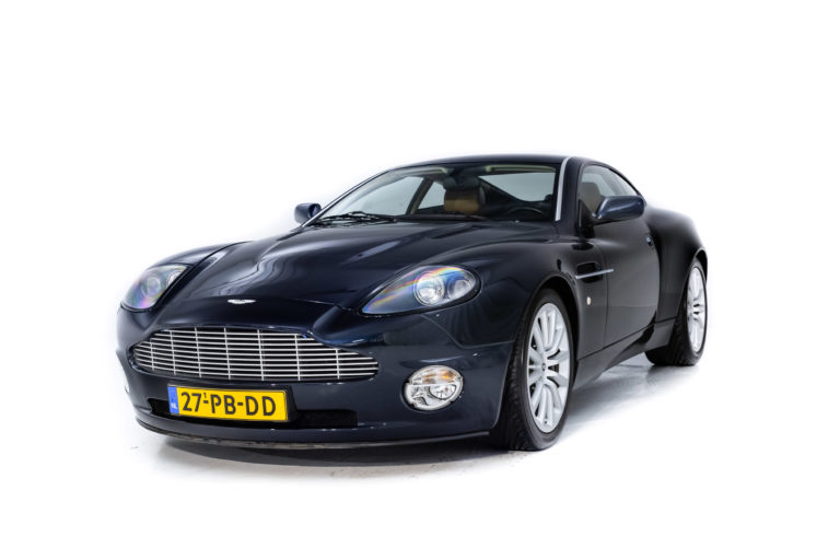 Read more about the article 2004 Aston Martin Vanquish