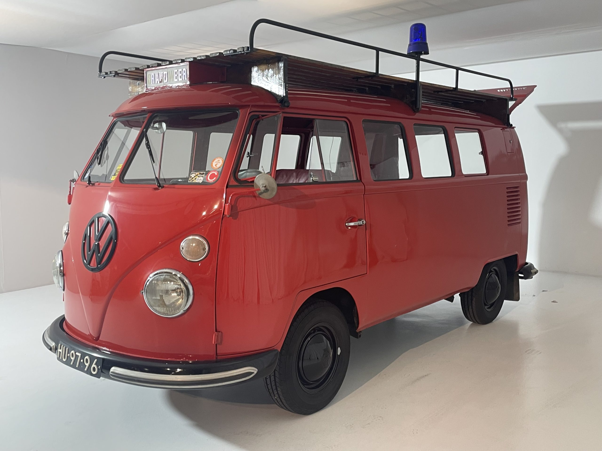 Read more about the article 1964 Volkswagen Spijlbus Brandweer