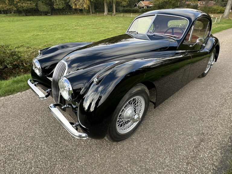 Read more about the article 1951 JAGUAR XK 120 (FHC)